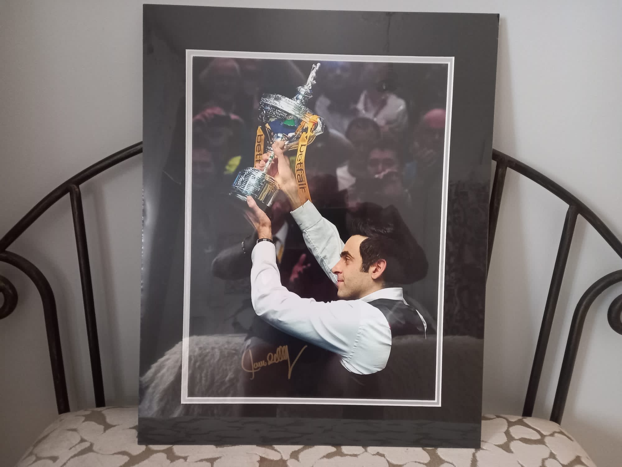 Signed Framed Photo from Rocket Ronnie O’Sullivan